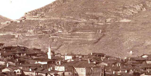 Старата чешма на Бунарджика (детайл). Фотограф: Димитър Кавра, 1878 г.