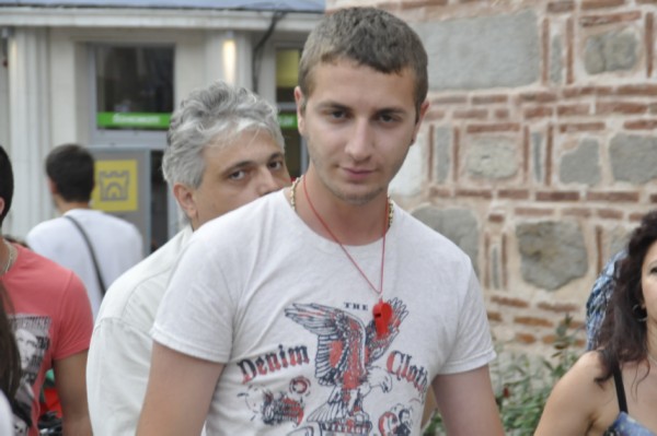 Противници на Каймаканов