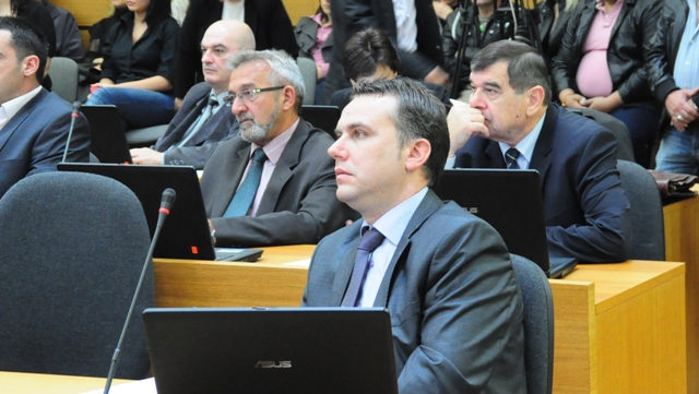 Генерал Цветков в сърцето на противниковия полк и бивш съюзник- групата на ГЕРБ в местния парламент