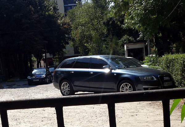 Аудито на комисар Баков, гарирано на паркинга на 'Петко Д. Петков'