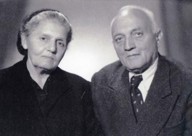 Дочо ангелов и жена му в средата на миналия век