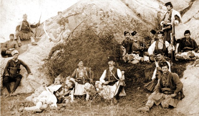 Доброволци от Македония в защита на Съединениено, 1885 г. Частна колекция