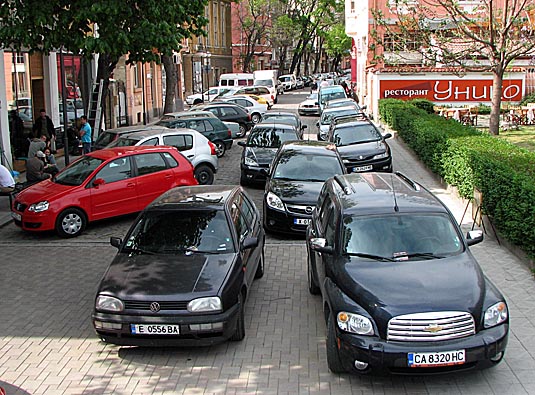 Съботно паркиране в центъра на града 