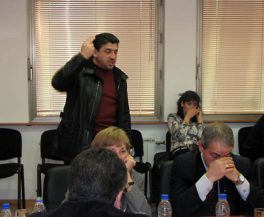 Петър Станчев взе думата пред членовете на антикорупционния съвет, преди да бъде изгонен от губернатора Тодор Петков