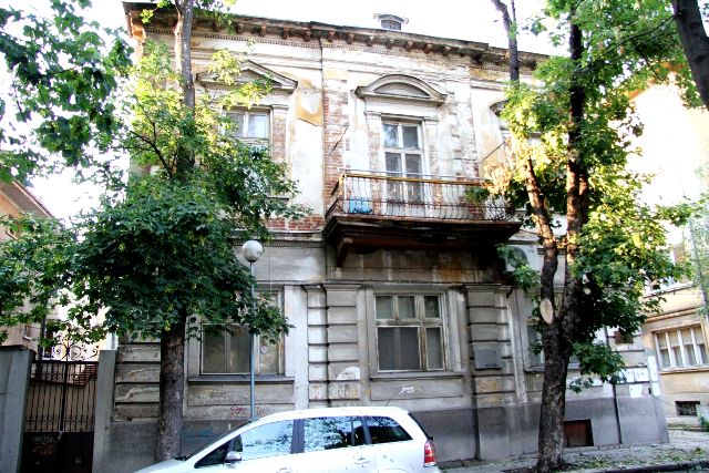 Домът на Обрейков на ул. Софроний Врачански от арх. Лупос