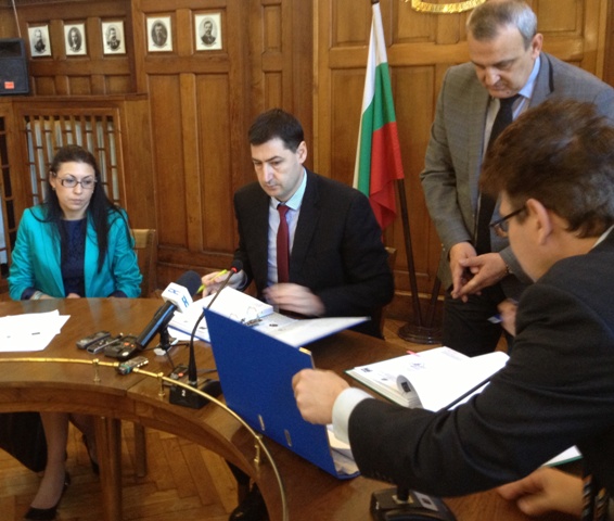 Договорът, който ще направи Пловдив велостолица, бе подписан в общината днес