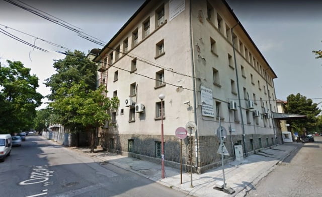 Сградата на ъгъла на ул."Одрин" и ул."Г.М.Димитров" била едно от първите родилни отделения в Пловдив в началото на ХХ век.