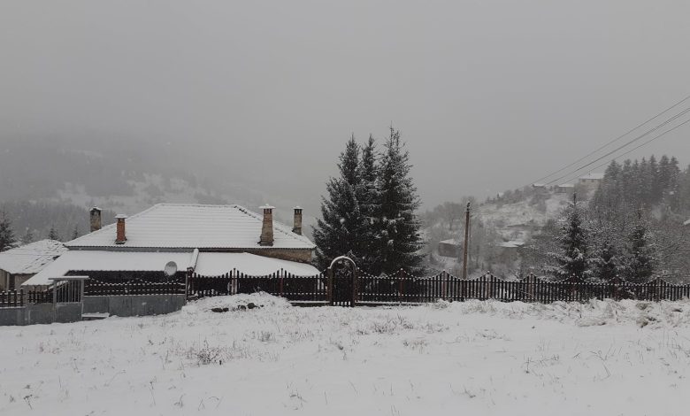 20 сантиметра сняг покри високите села в община Родопи