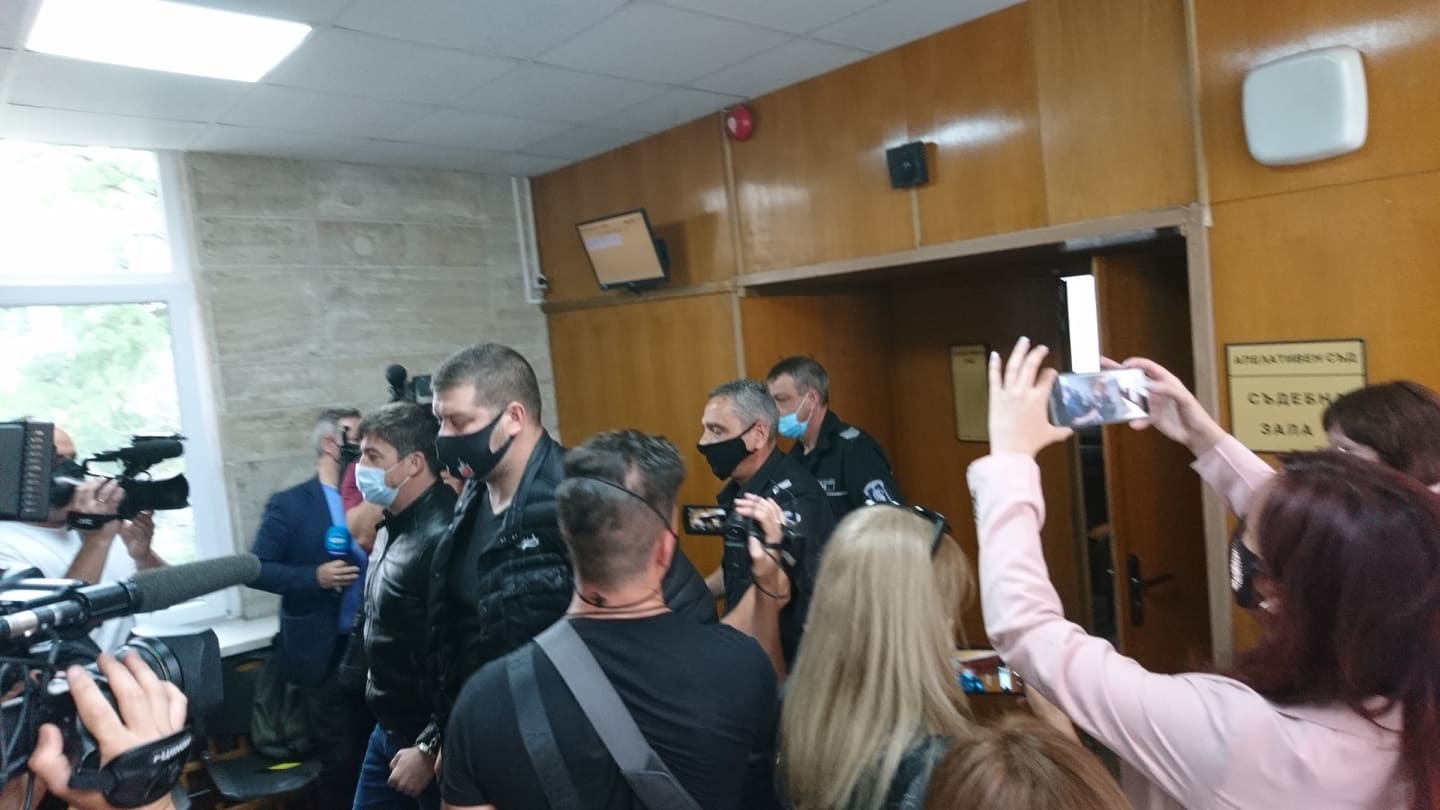 Самуил Хаджиев остава в ареста