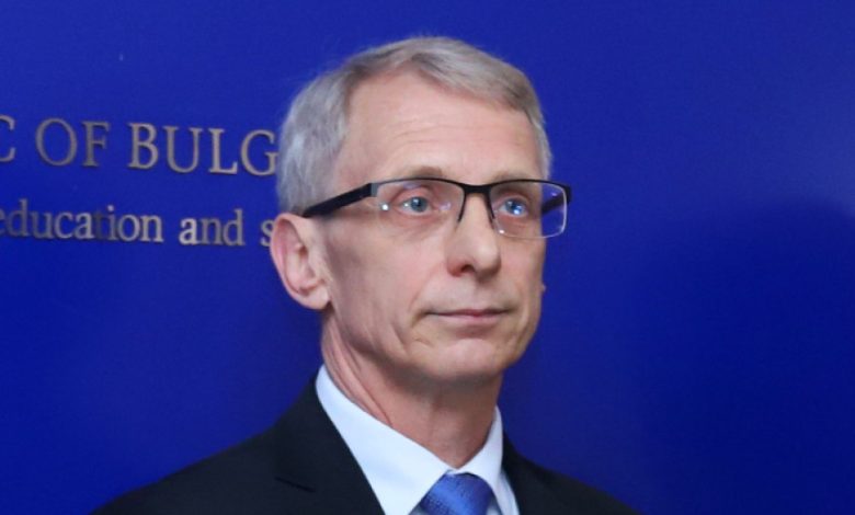 Акад. Николай Денков, министър на образованието