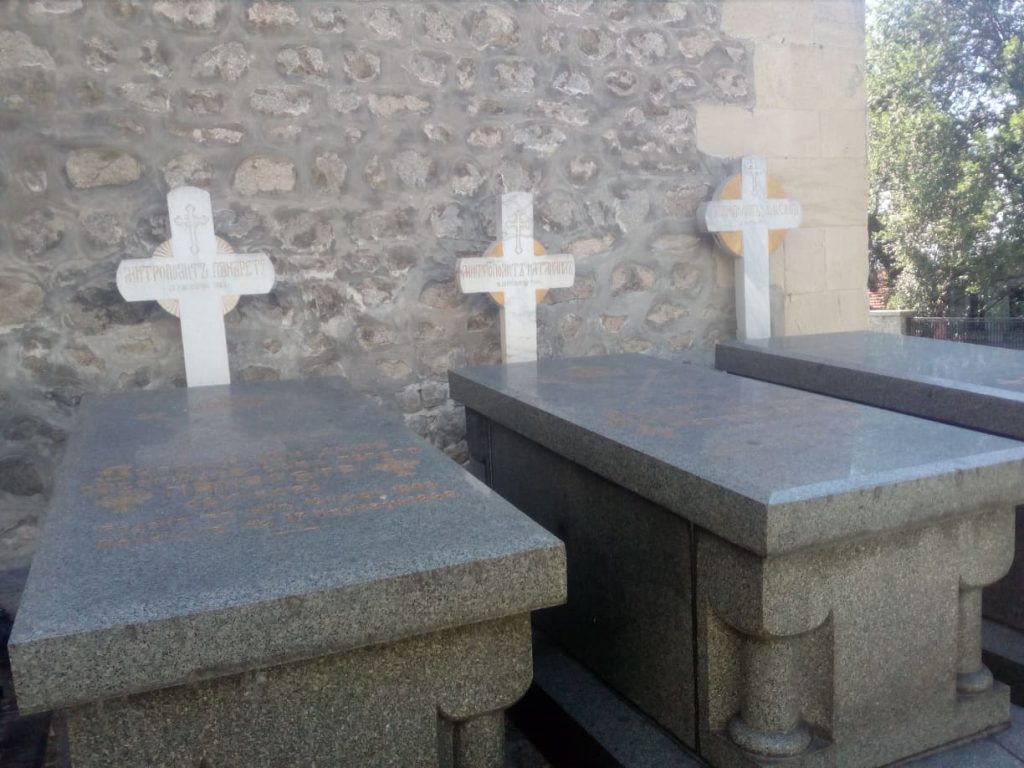 надгробия пловдивски митрополити
