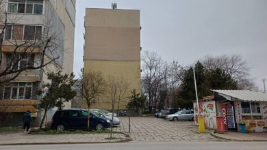 паркиране под блока